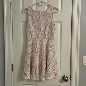 Gorgeous dusty rose mini dress with white lace overlay. TAGS STILL ON